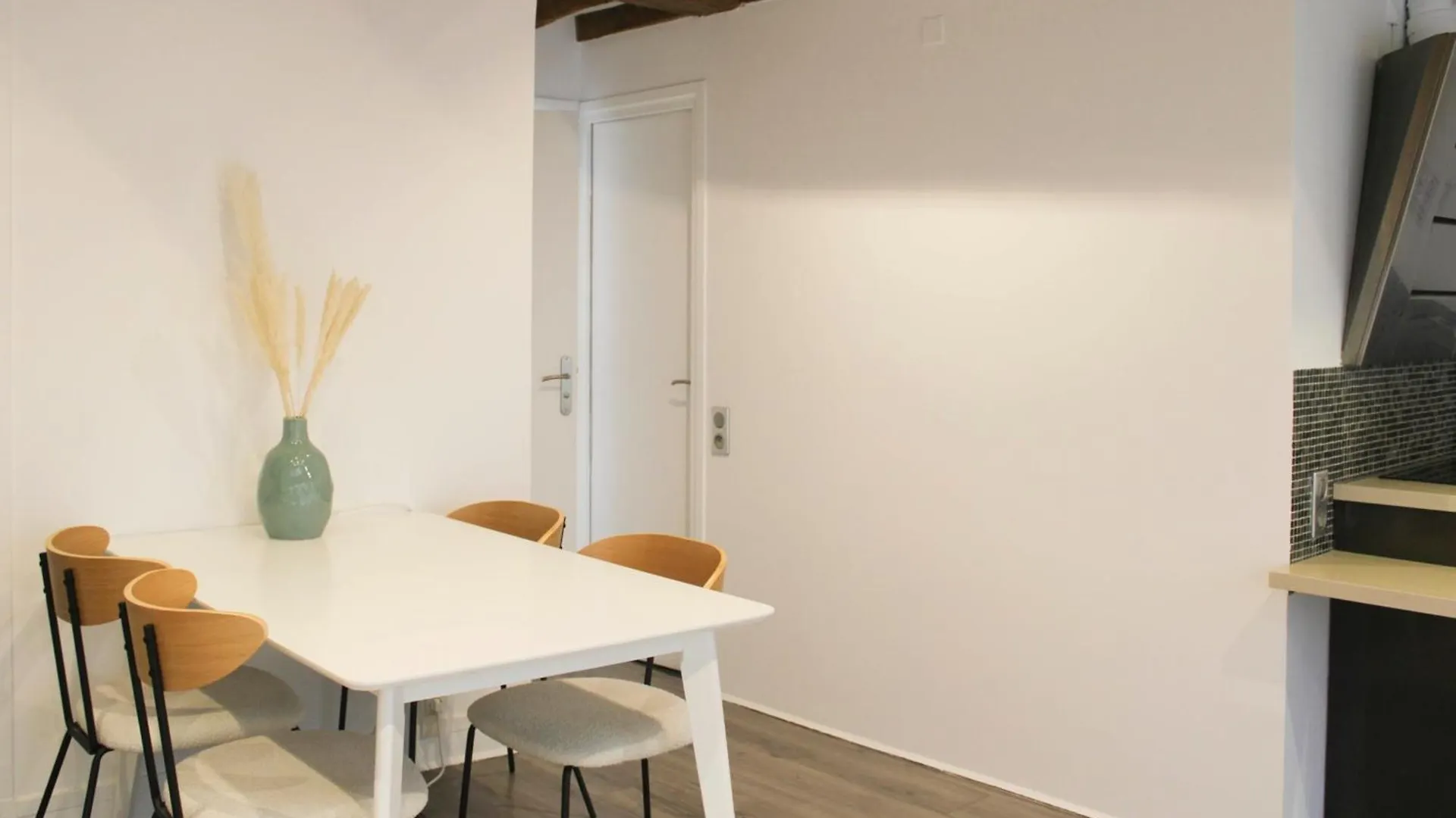 Apartment Lovely 51 M Nest In The Heart Of