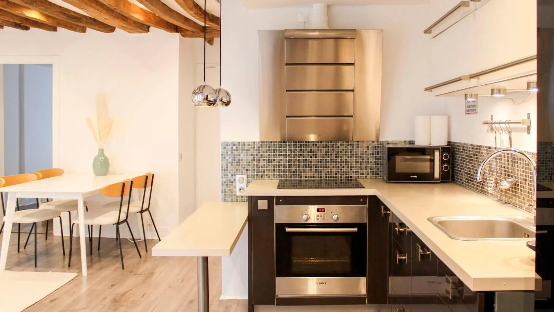 Lovely 51 M Nest In The Heart Of * Paris