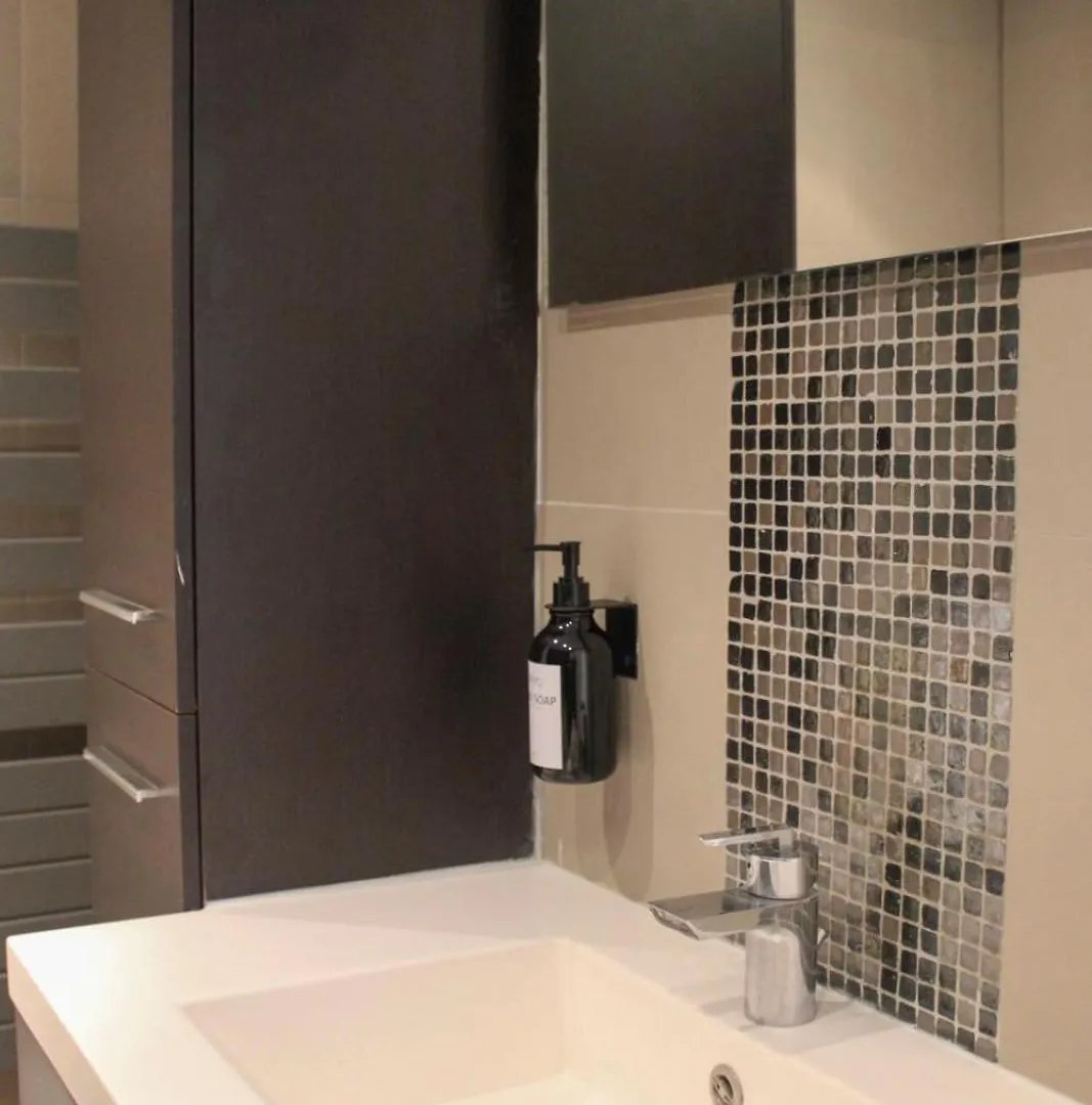 Apartment Lovely 51 M Nest In The Heart Of