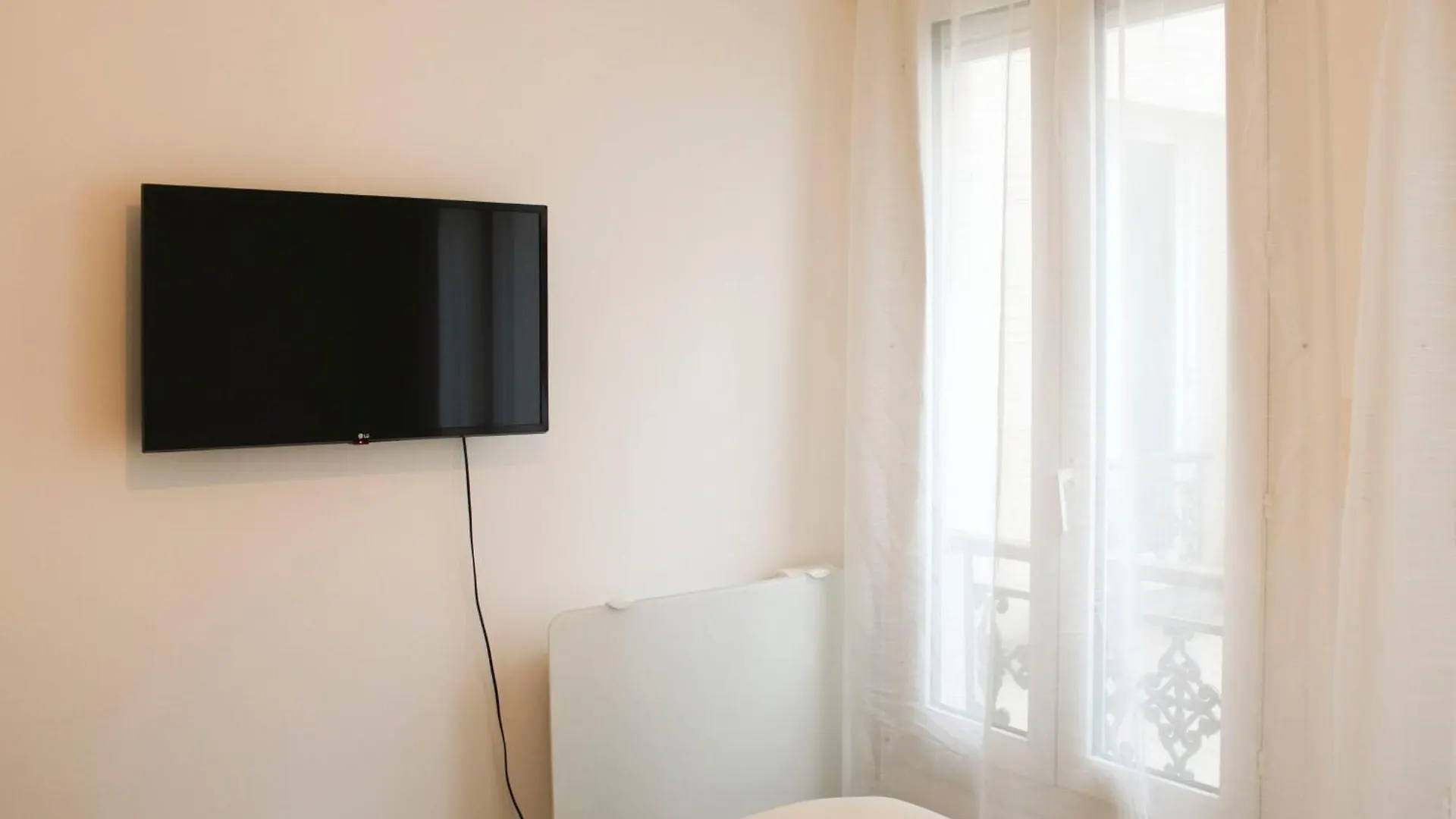 Lovely 51 M Nest In The Heart Of Apartment