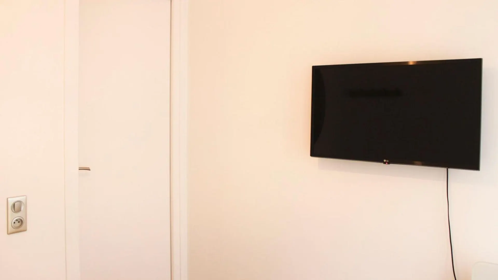 Lovely 51 M Nest In The Heart Of Apartment *