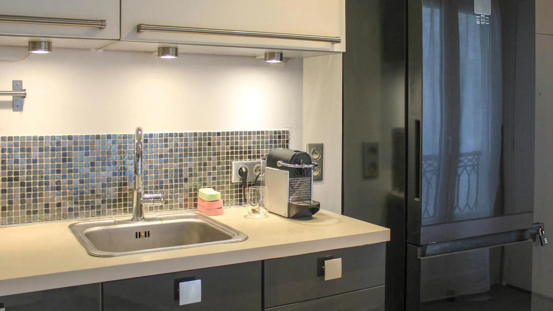 Lovely 51 M Nest In The Heart Of Apartment